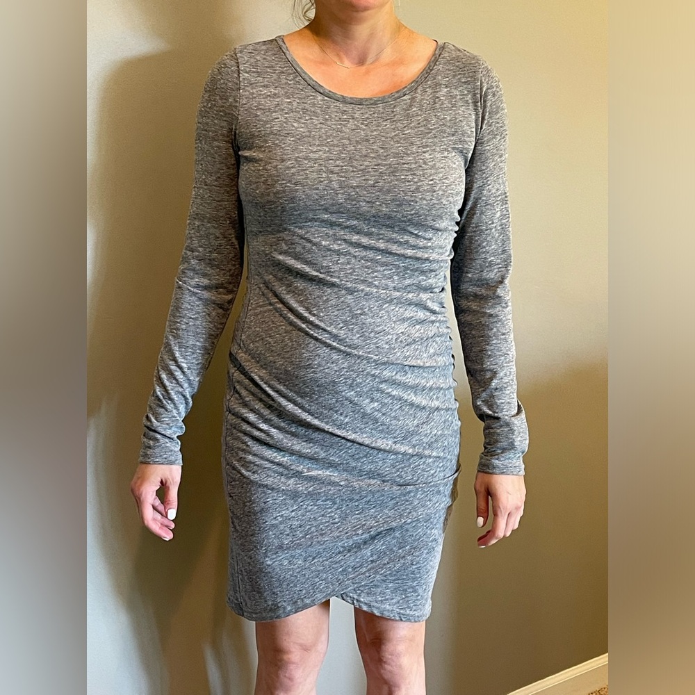 Cute and comfortable grey dress with tulip hem